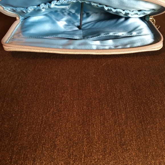 Coach Clutch - Picture 4 of 7